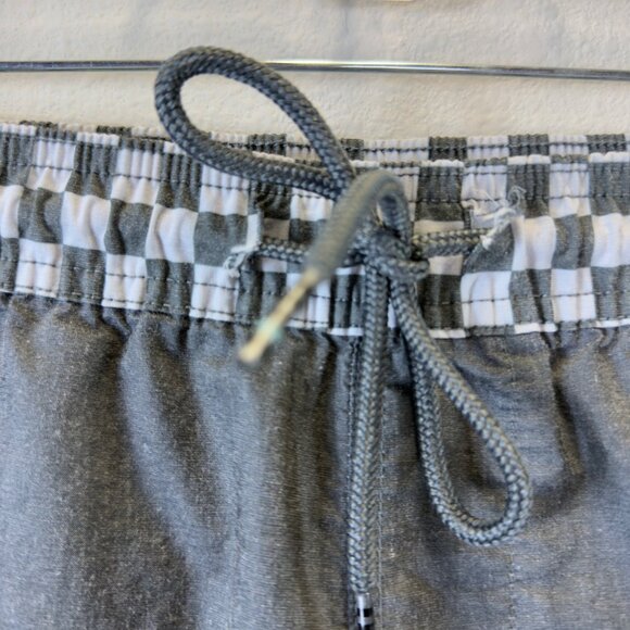 Original Use Men’s Medium Gray 5 Inch Unlined Swim Trunks Checker Board Shorts - Picture 3 of 10
